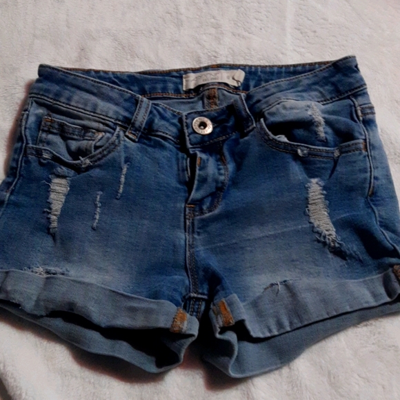 Shorts - Picture 1 of 3